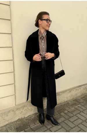 Czarny dwurzędowy płaszcz z paskiem | Marisol
