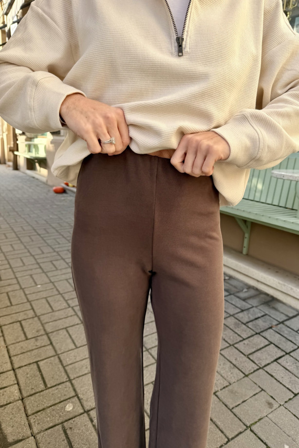 Spodnie Flare Chocolate - czekoladowe dzwony | Marisol