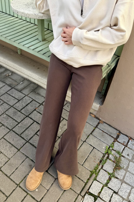 Spodnie Flare Chocolate - czekoladowe dzwony | Marisol 2