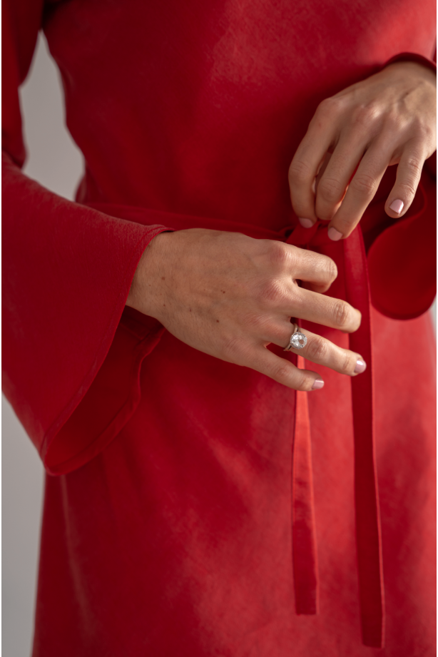 Czerwona sukienka ze skosu mini