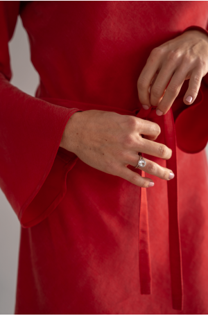 Czerwona sukienka ze skosu mini