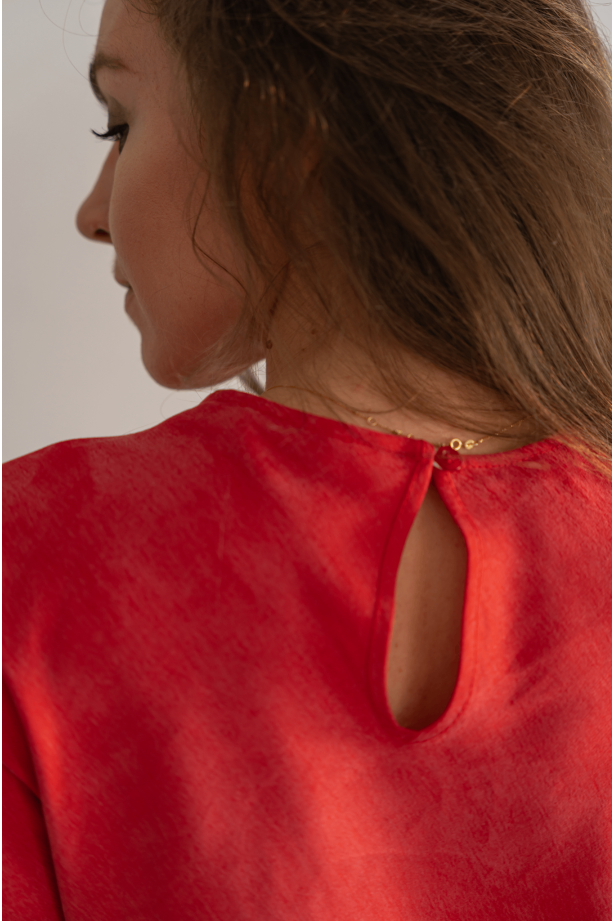 Czerwona sukienka ze skosu mini