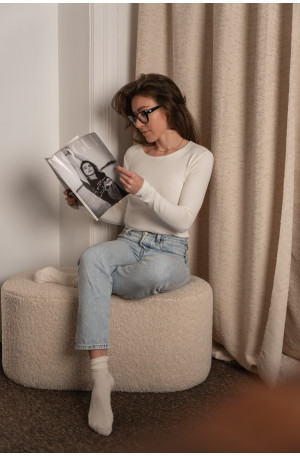 Śmietankowe body z dzianiny wiskozowej