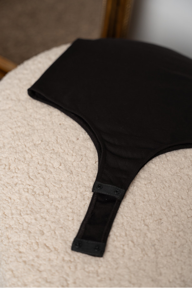 Śmietankowe body z dzianiny wiskozowej