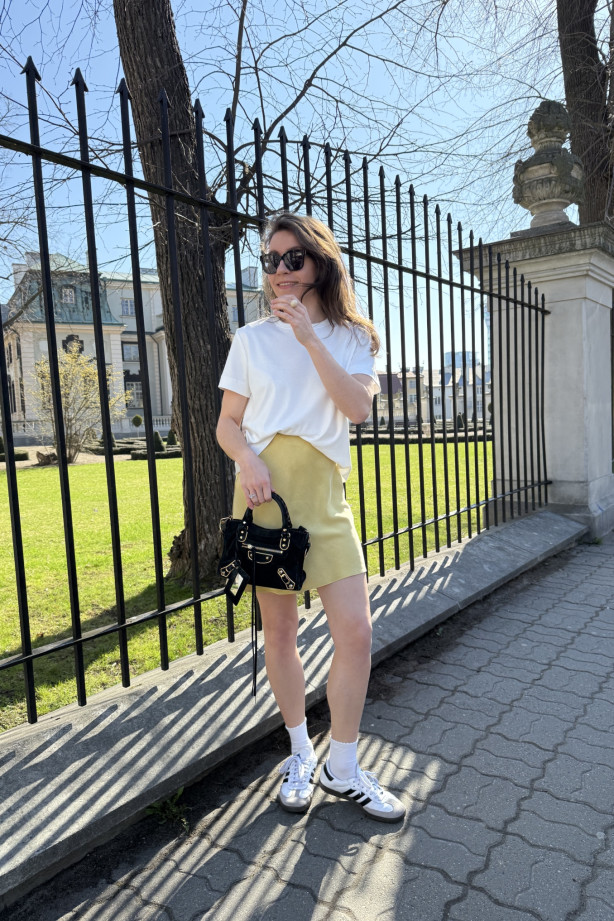 Krótka spódnica ze skosu Flore Golden Straw