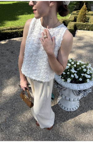 Top na szerokich ramiączkach