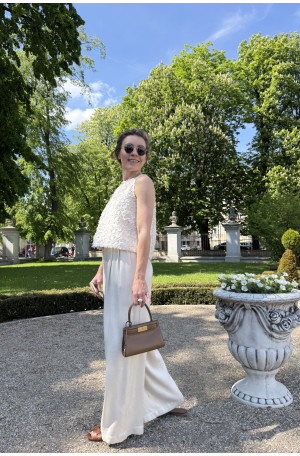 Top na szerokich ramiączkach