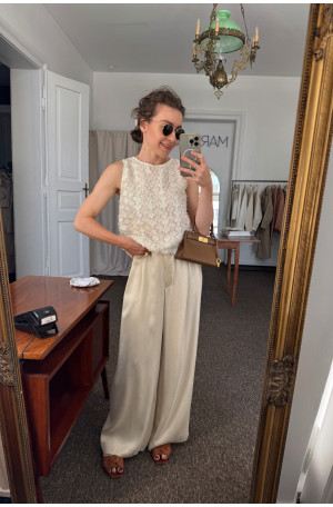 Top na szerokich ramiączkach