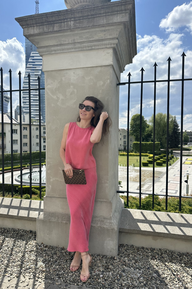 Top na szerokich ramiączkach