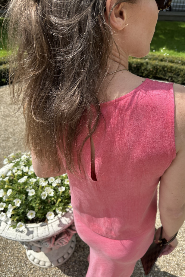 Top na szerokich ramiączkach