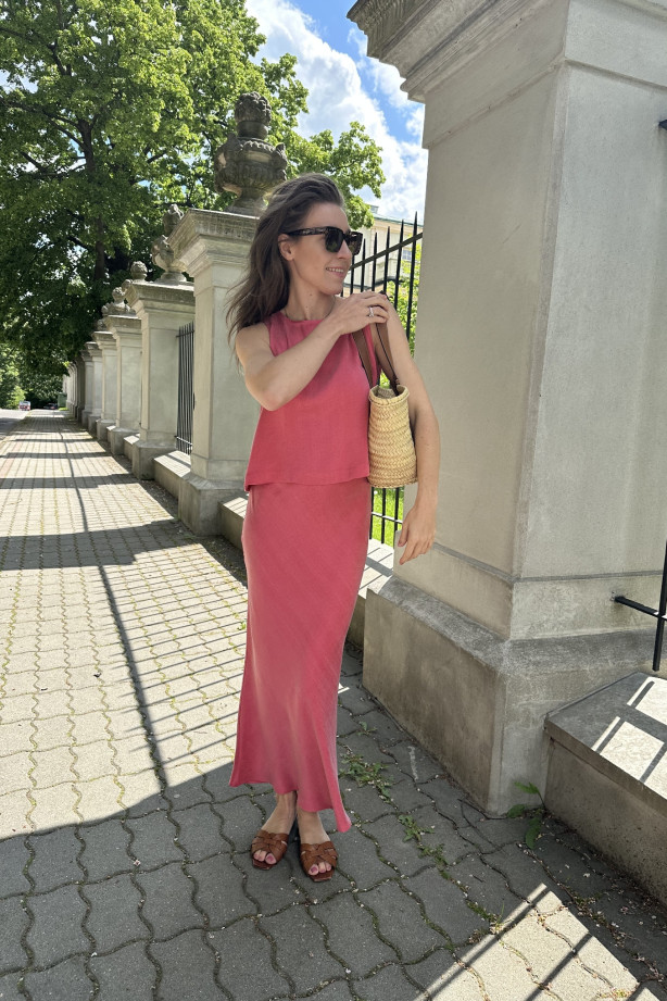 Top na szerokich ramiączkach