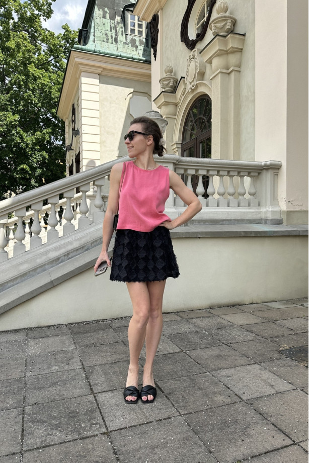 Top na szerokich ramiączkach