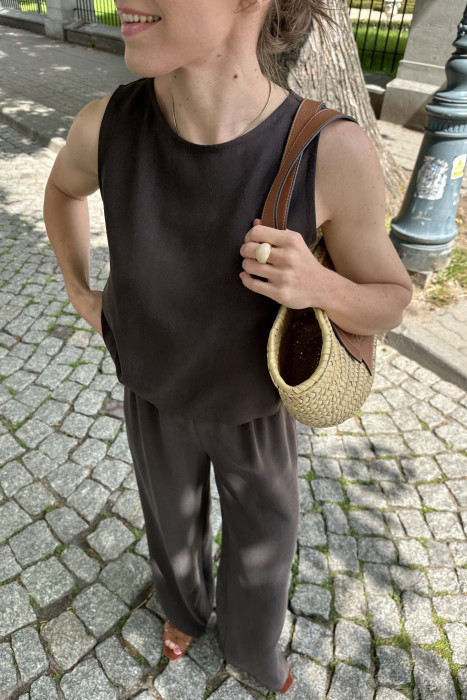 Top na szerokich ramiączkach