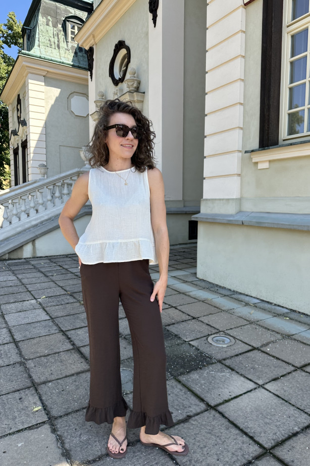 Muślinowa topka Belle – na grubych ramiączkach z baskinką | MARISOL