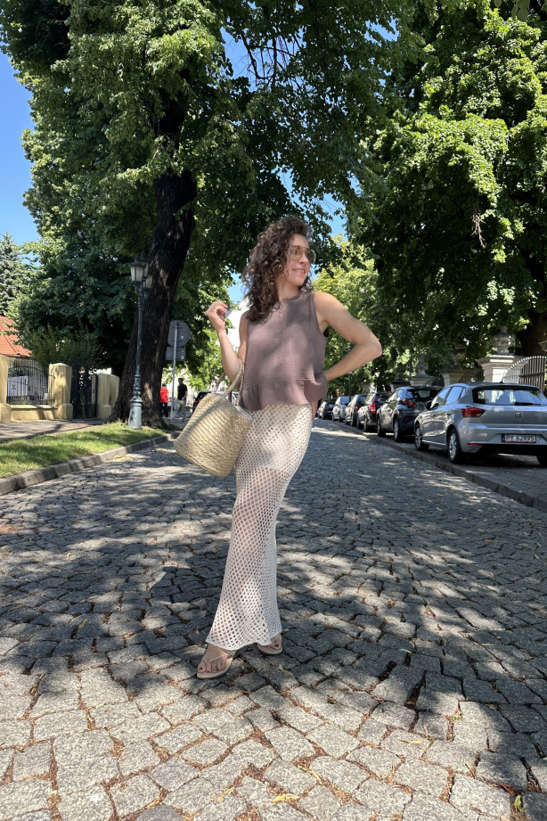 Muślinowa topka Belle – na grubych ramiączkach z baskinką | MARISOL