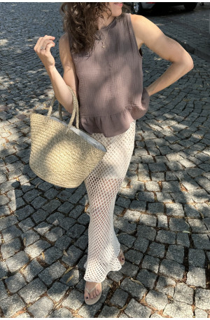 Muślinowa topka Belle – na grubych ramiączkach z baskinką | MARISOL