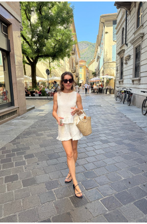 Muślinowa topka Belle – na grubych ramiączkach z baskinką | MARISOL