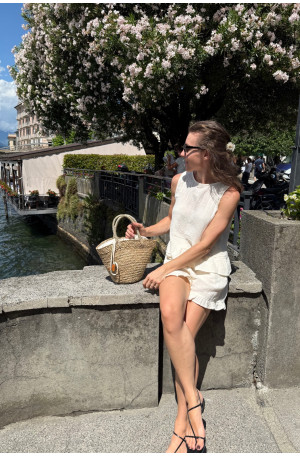 Muślinowa topka Belle – na grubych ramiączkach z baskinką | MARISOL