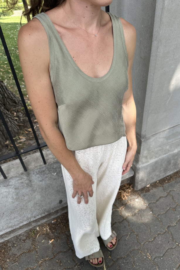 Top Vera – elegancki top na szerokich ramiączkach | Marisol