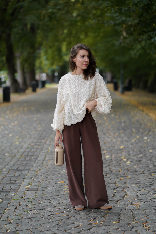 Spodnie damskie z wiskozy – szeroka nogawka, guma w pasie | Marisol