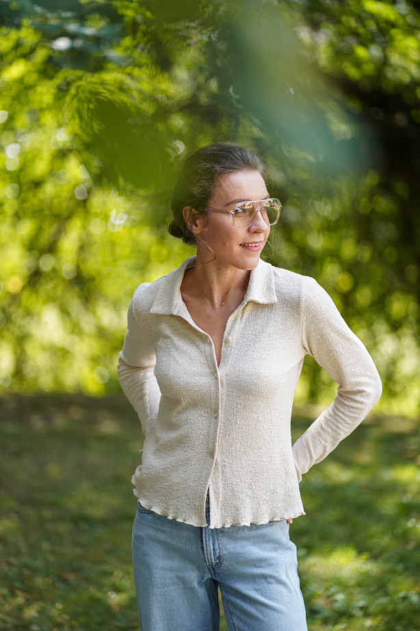 Sweterek beżowy z kołnierzykiem Leonor | Marisol