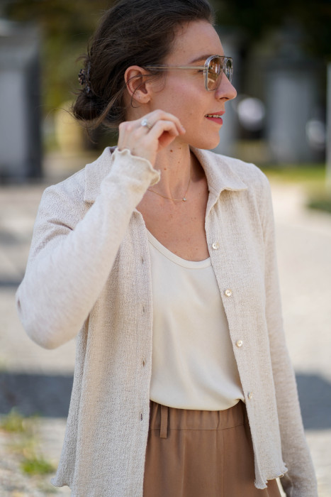 Sweterek beżowy z kołnierzykiem Leonor | Marisol