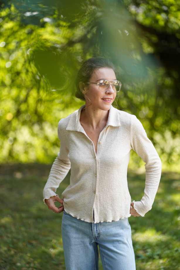 Sweterek beżowy z kołnierzykiem Leonor | Marisol
