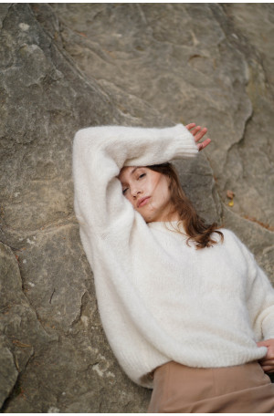 Spódniczka trapezowa przed kolano z zamkiem i szlufkami | MARISOL