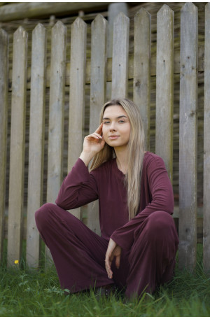 Szerokie bordowe spodnie damskie z wiskozy na gumie | MARISOL