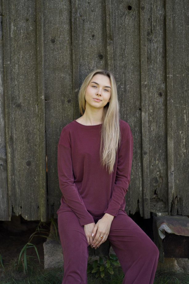 Szerokie bordowe spodnie damskie z wiskozy na gumie | MARISOL