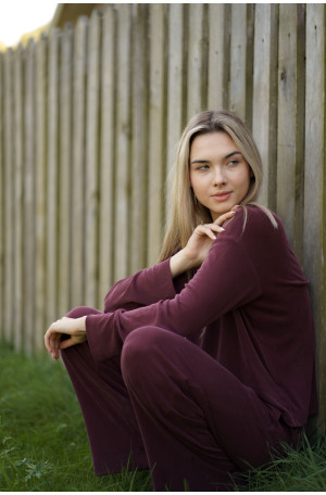 Szerokie bordowe spodnie damskie z wiskozy na gumie | MARISOL