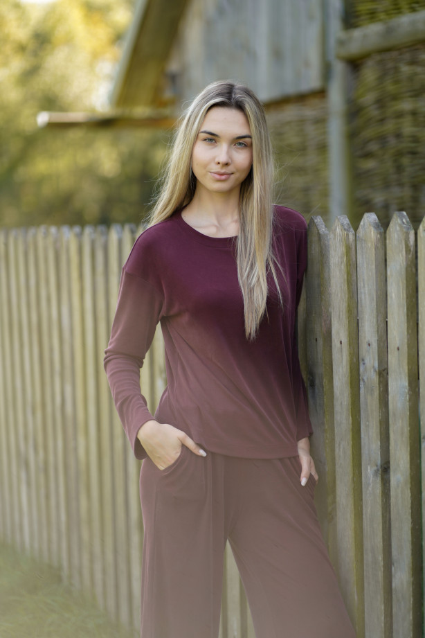 Szerokie bordowe spodnie damskie z wiskozy na gumie | MARISOL