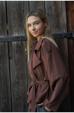 Kurtka Terra Chocolate – krótki trencz w kolorze czekoladowym | Marisol