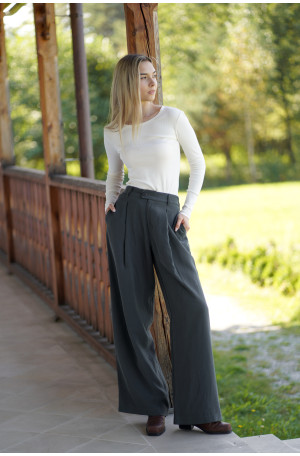 Spodnie Boston – klasyczne spodnie z zakładką i szerszą nogawką | Marisol