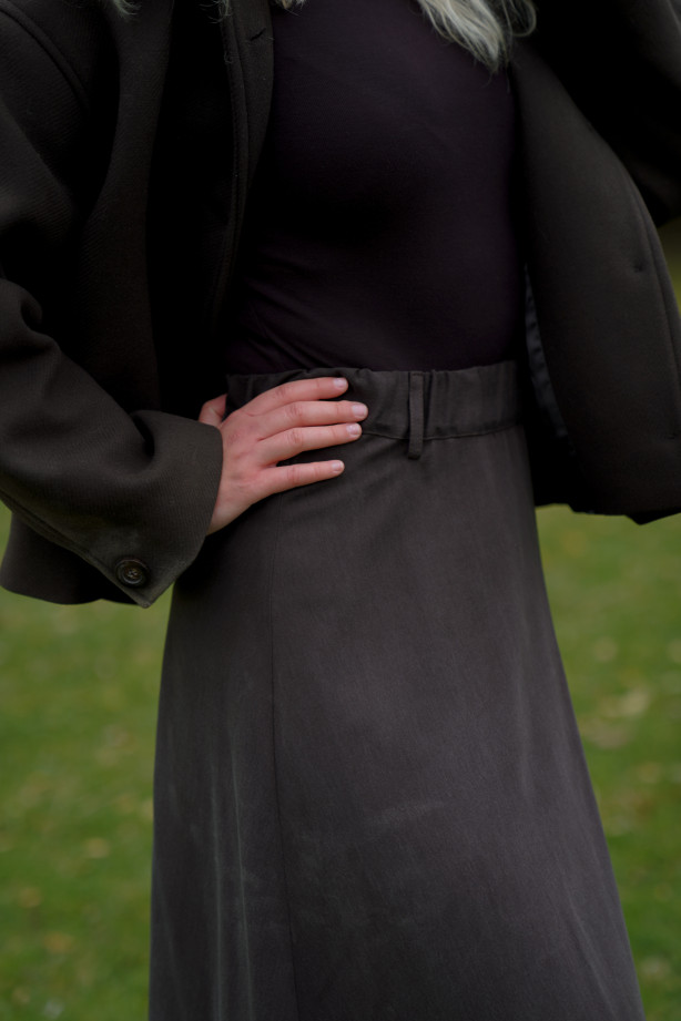 Spódnica Mocha – czekoladowa spódnica midi na gumie | Marisol