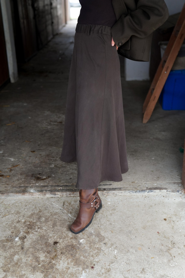 Spódnica Mocha – czekoladowa spódnica midi na gumie | Marisol