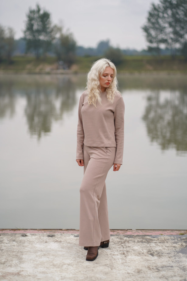 Spodnie z szeroką nogawką – eleganckie, wygodne, polska produkcja | Marisol