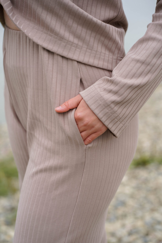 Spodnie z szeroką nogawką – eleganckie, wygodne, polska produkcja | Marisol