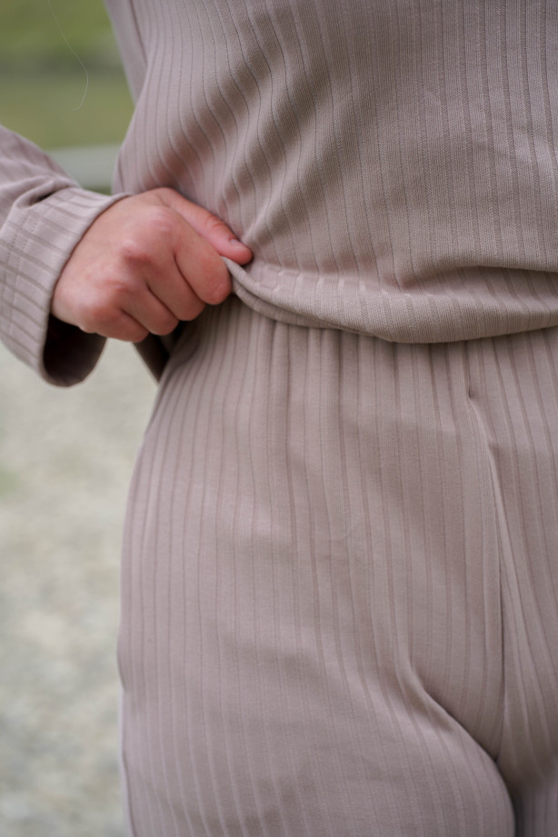 Spodnie z szeroką nogawką – eleganckie, wygodne, polska produkcja | Marisol