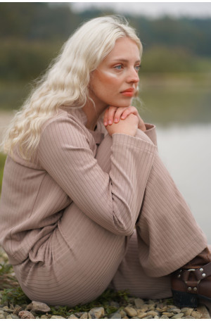 Longsleeve z grubego prążka – klasyczny fason, polska dzianina | Marisol