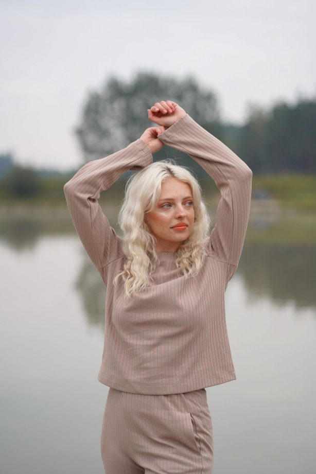 Longsleeve z grubego prążka – klasyczny fason, polska dzianina | Marisol