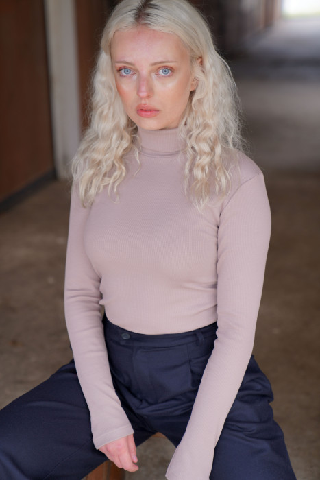 Golf mokka z prążkowanej bawełny – klasyczny golf damski | Marisol