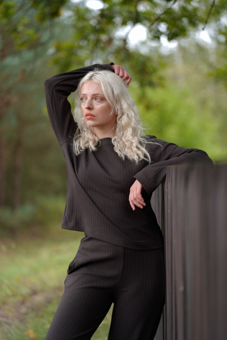 Longsleeve z grubego prążka – klasyczny fason, polska dzianina | Marisol 2