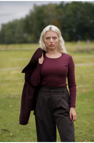 Spodnie wełniane Carlton – klasyczne, z zakładkami i szerszą nogawką | Marisol