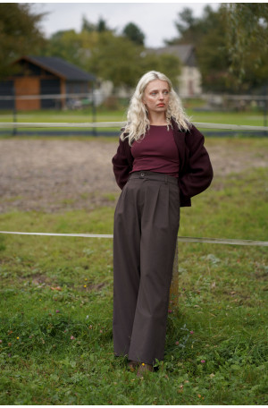 Spodnie wełniane Carlton – klasyczne, z zakładkami i szerszą nogawką | Marisol