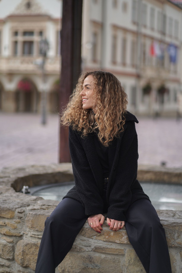 Wełniane spodnie z prostą nogawką i gumą w pasie | Marisol Wełniane spodnie z prostą nogawką i gumą w pasie | Marisol