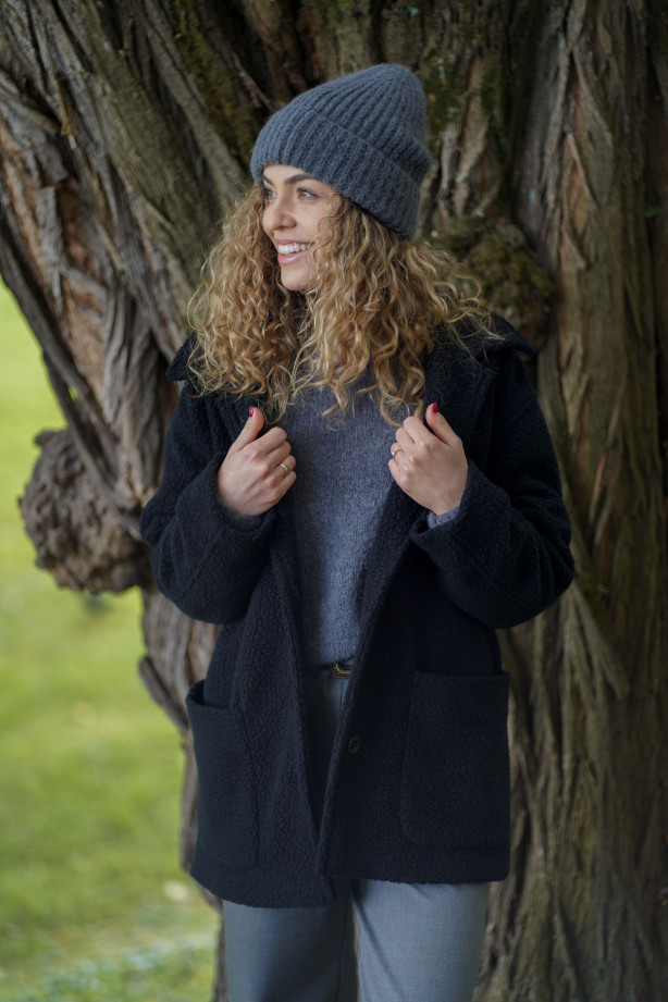 Kurtka Marlow – długa kurtka z wełny o strukturze baranka | Marisol Kurtka Marlow – długa kurtka z wełny o strukturze baranka | Marisol