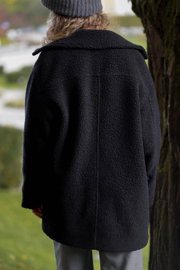 Kurtka Marlow – długa kurtka z wełny o strukturze baranka | Marisol Kurtka Marlow – długa kurtka z wełny o strukturze baranka | Marisol