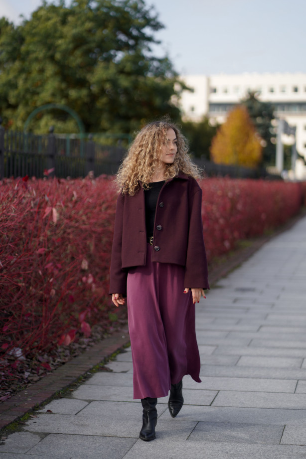 Spódnica Mocha – bordowa spódnica midi na gumie | Marisol Spódnica Mocha – bordowa spódnica midi na gumie | Marisol