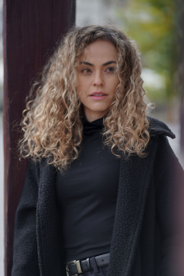 Golf classic z prążkowanej bawełny – klasyczny golf damski | Marisol Golf classic z prążkowanej bawełny – klasyczny golf damski | Marisol